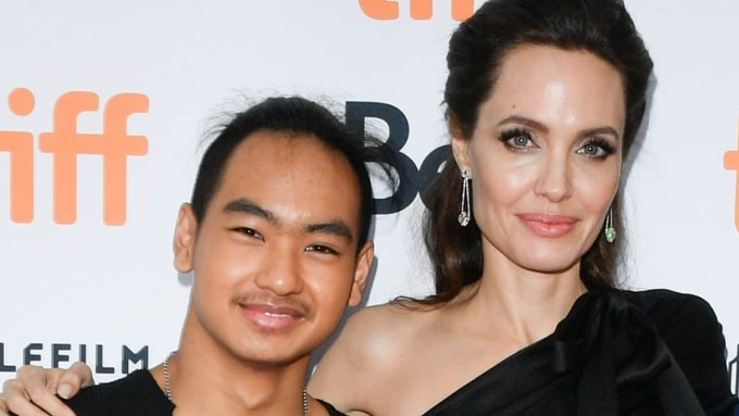 Angelina Jolie và Maddox tại LHP Toronto năm 2017. Ảnh: WireImage