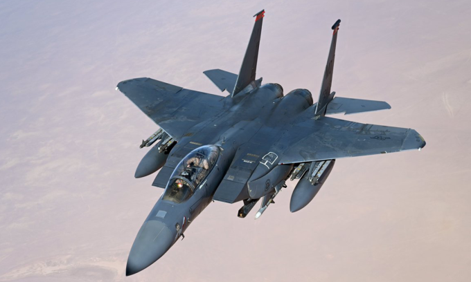 Tiêm kích F-15E Mỹ tuần tra tại khu vực do CENTCOM chịu trách nhiệm trong bức ảnh đăng ngày 19/12. Ảnh: CENTCOM