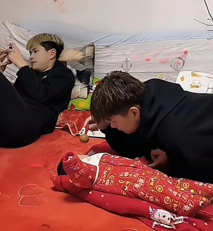 Câu chuyện tạo ra làn sóng tranh luận trên MXH.