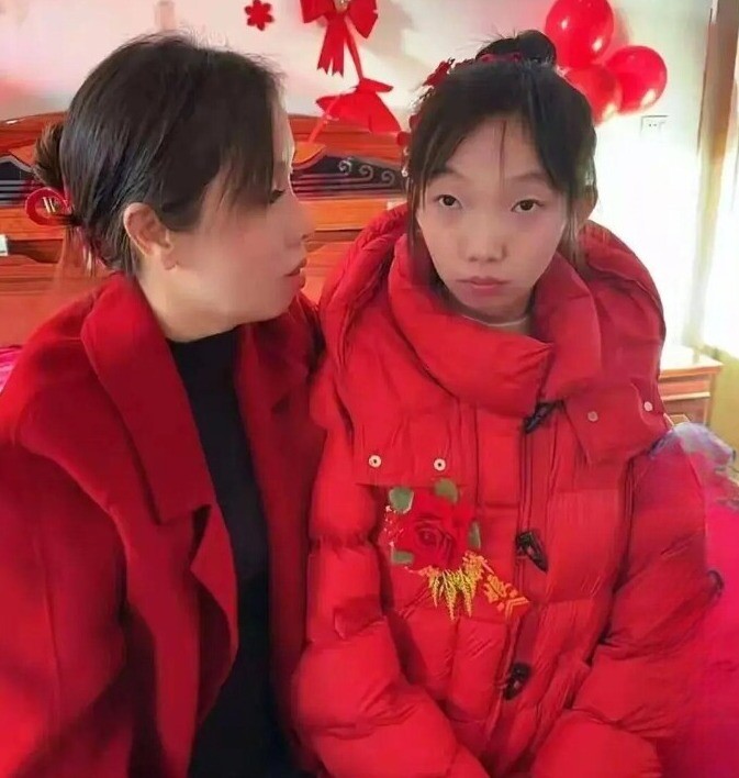 Người mẹ mong muốn con sớm sinh cháu để về già đỡ cô đơn, quyết định này gây tranh cãi.