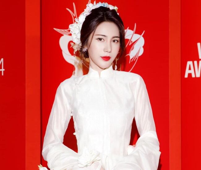 Xuyên suốt 11 tháng qua, ca sĩ Thủy Tiên chỉ đăng tải 3 bài viết trên fanpage có gần 10 triệu người theo dõi.