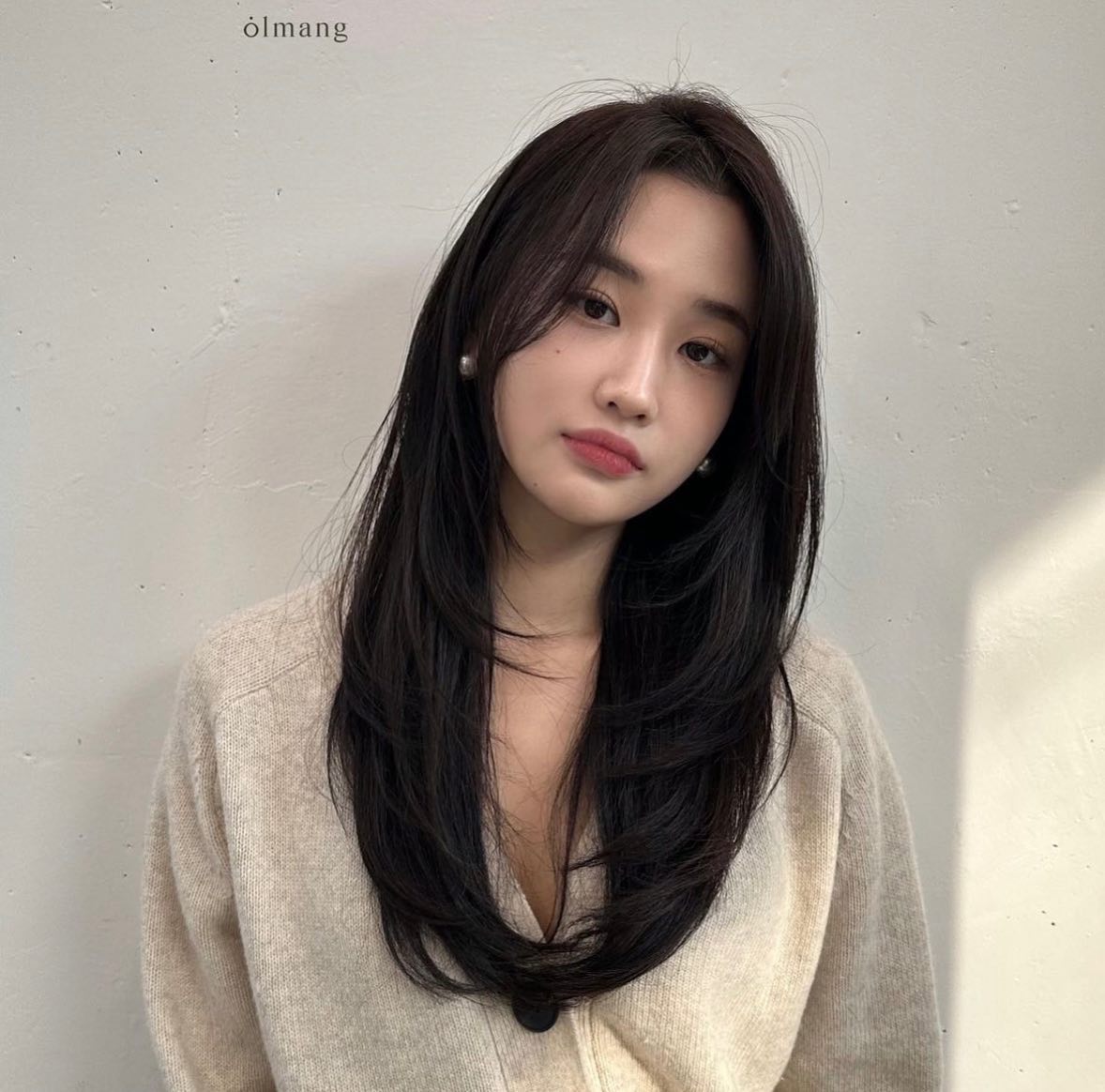 Nàng công sở muốn amp;#34;trẻ sangamp;#34; nên thử 4 kiểu layer này: Tôn mặt nhỏ gọn, che khuyết điểm cực khéo! - 7