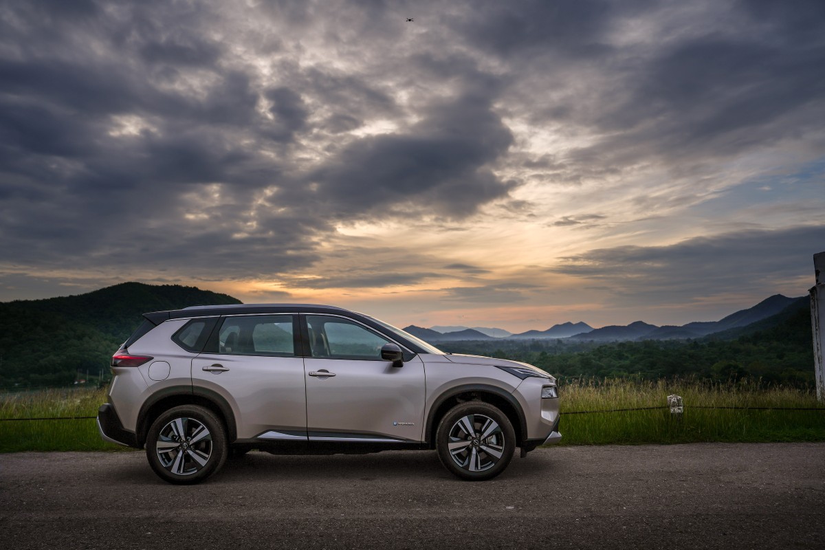 Nissan X-Trail 2026 ra mắt gần Việt Nam: Giá quy đổi 1,4 tỷ đồng, 1 bản có nhiều trang bị ‘ăn chơi’, động cơ hybrid đấu CR-V- Ảnh 8. Nissan X-Trail 2026 ra mắt gần Việt Nam: Giá quy đổi 1,4 tỷ đồng, 1 bản có nhiều trang bị ‘ăn chơi’, động cơ hybrid đấu CR-V- Ảnh 8.