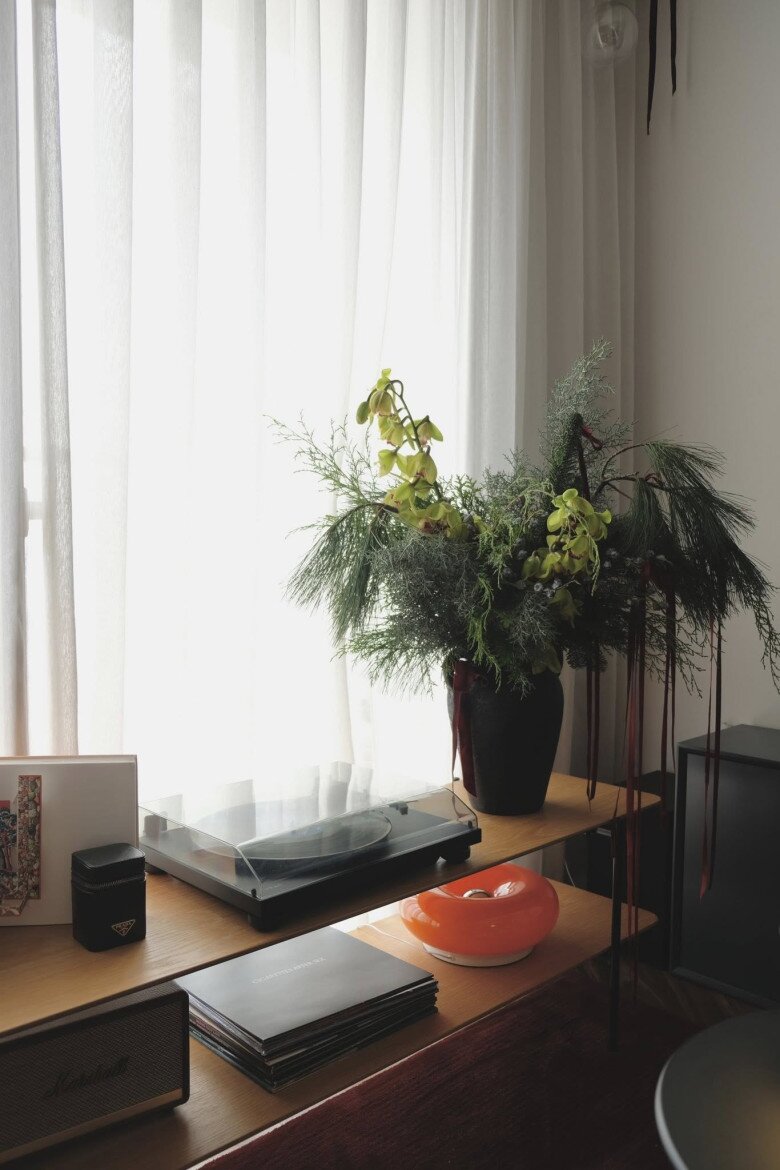 img src/upload/4-2025/images/phuongnth/trai-dep-dung-sau-loat-sao-viet-mat-ngu-vi-trang-tri-nha-giang-sinh-voi-toan-do-duoc-tang-ket-qua-th-_39_8_n-1764428163-55-width780height521.jpg /