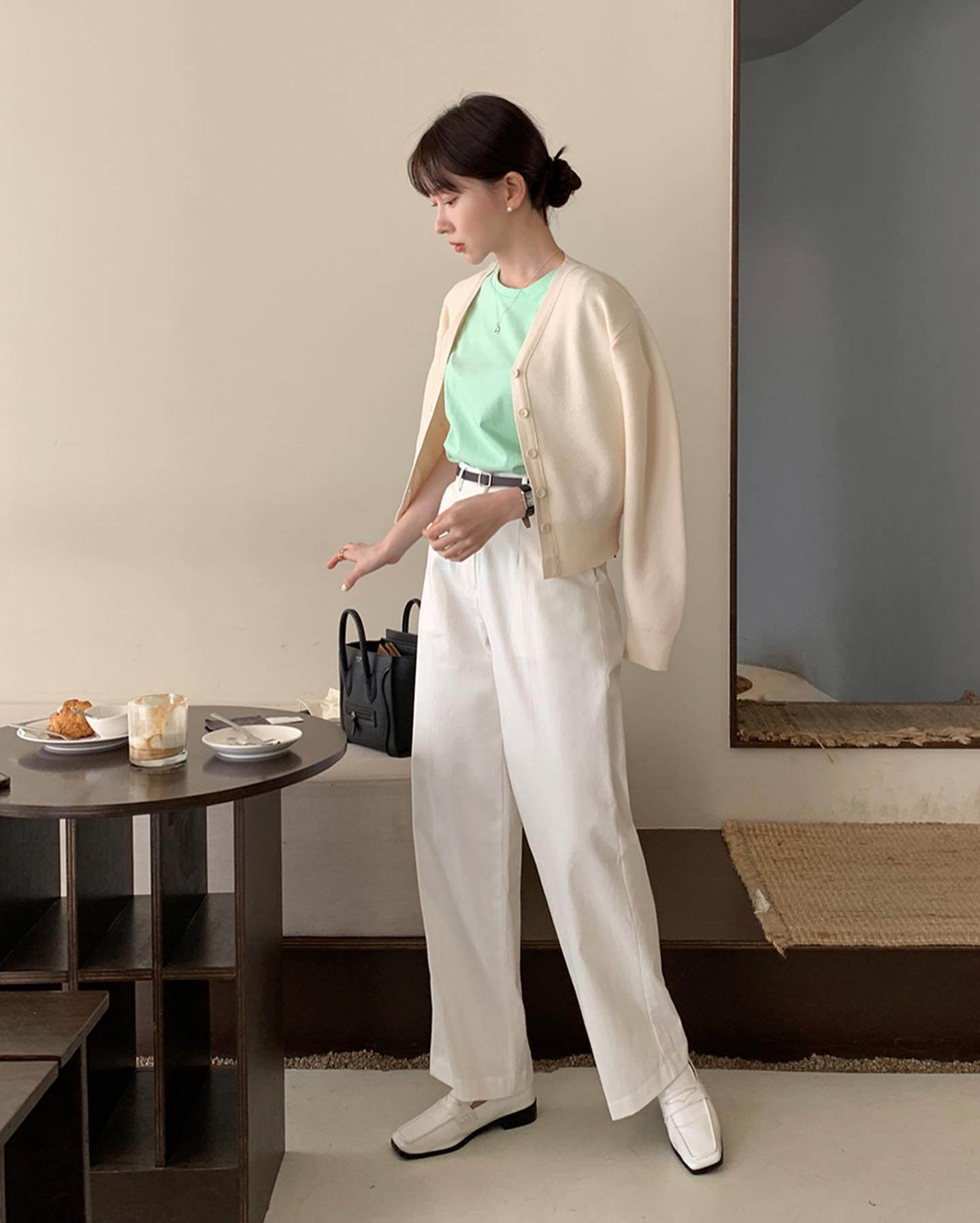 5 kiểu giày là amp;#34;chân áiamp;#34; cho mọi độ tuổi, mặc gì cũng sang mà vẫn thoải mái cả ngày - 1