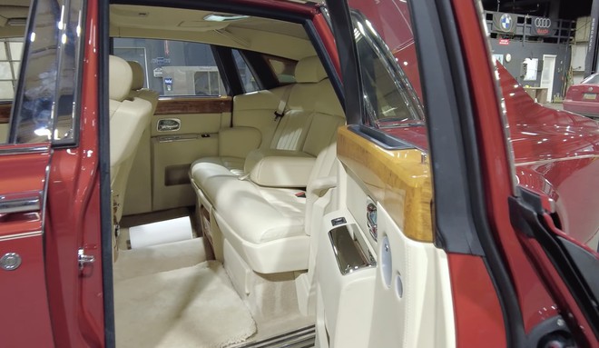 Chi phí ‘vô hình’ cực đắt đỏ khi sửa xe siêu sang: Tốn 53 triệu đồng tiền công thay một gioăng trị giá chỉ 80 nghìn đồng- Ảnh 4. Chi phí ‘vô hình’ cực đắt đỏ khi sửa xe siêu sang: Tốn 53 triệu đồng tiền công thay một gioăng trị giá chỉ 80 nghìn đồng- Ảnh 4.