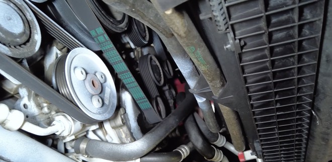 Chi phí ‘vô hình’ cực đắt đỏ khi sửa xe siêu sang: Tốn 53 triệu đồng tiền công thay một gioăng trị giá chỉ 80 nghìn đồng- Ảnh 9. Chi phí ‘vô hình’ cực đắt đỏ khi sửa xe siêu sang: Tốn 53 triệu đồng tiền công thay một gioăng trị giá chỉ 80 nghìn đồng- Ảnh 9.