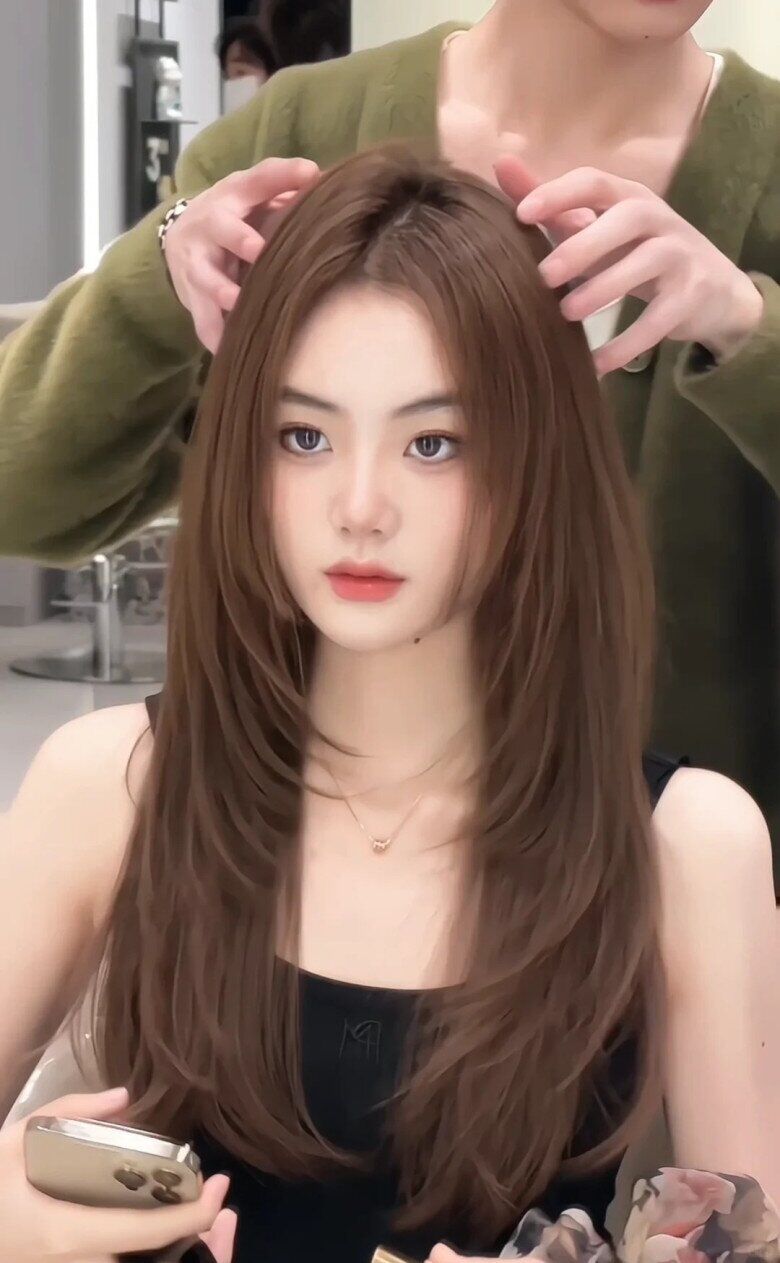 Để tóc rẽ ngôi giữa mà không muốn amp;#34;dừamp;#34;? Đây là Top 5 kiểu tóc đẹp giúp nàng trông trẻ và sang hơn - 7