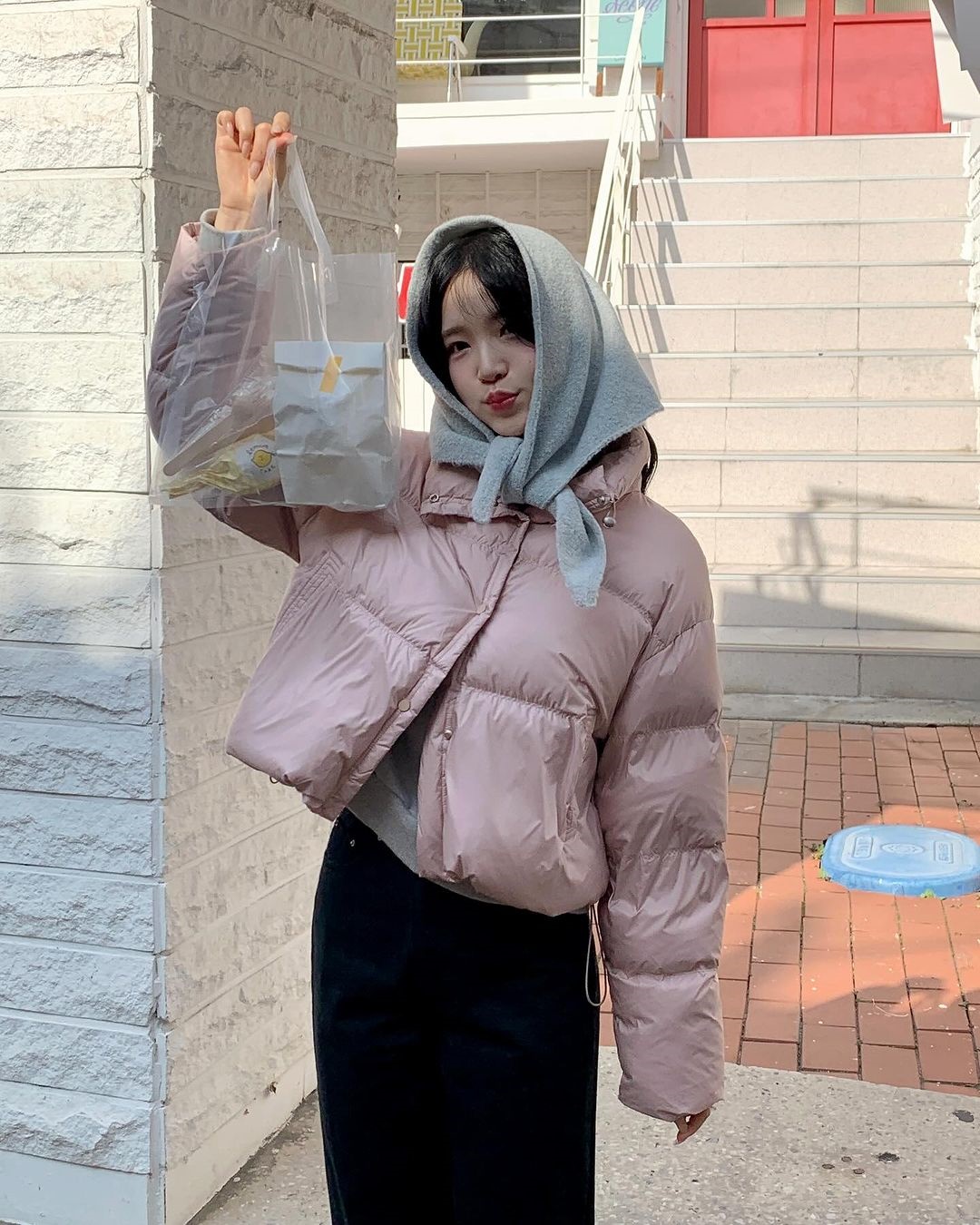 5 kiểu áo amp;#34;chân áiamp;#34; giữ ấm mùa lạnh mà vẫn sành điệu, mặc đi làm hay đi chơi đều đẹp - 18