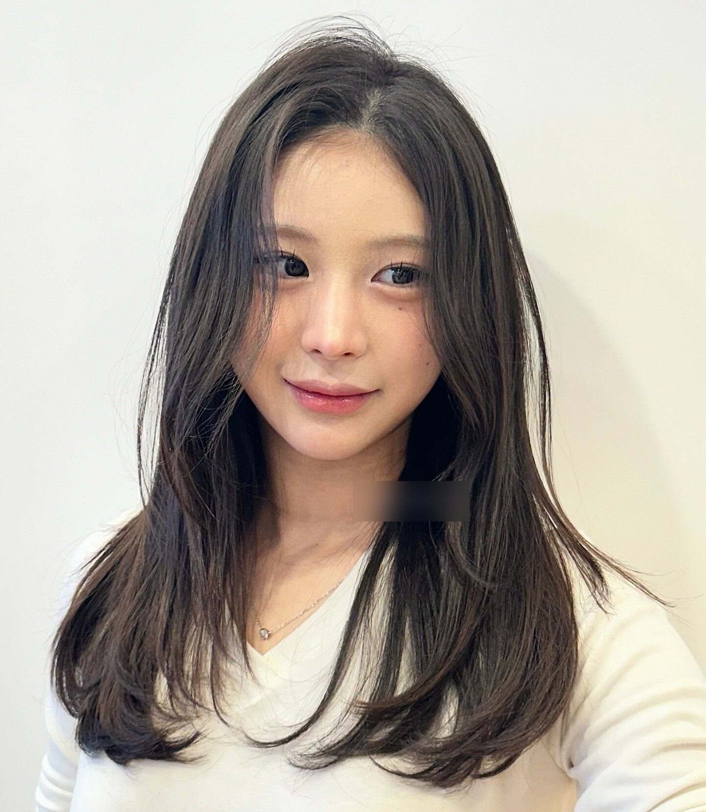 Tóc ngang vai có 5 kiểu này hợp mặt tròn, cứ chọn 1 trong 5 là đảm bảo mặt nhỏ gọn, ai nhìn cũng phải khen - 11