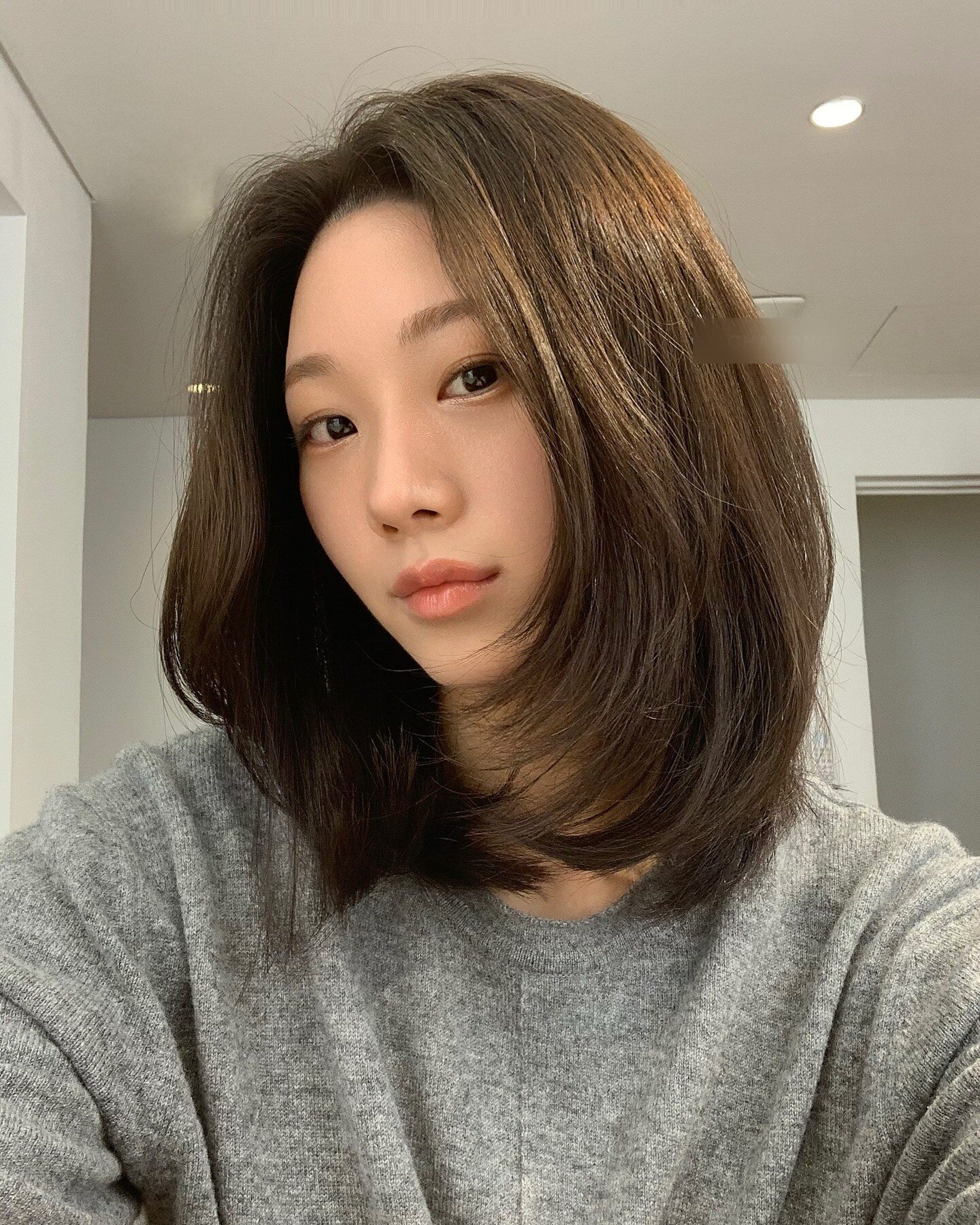 Tóc ngang vai có 5 kiểu này hợp mặt tròn, cứ chọn 1 trong 5 là đảm bảo mặt nhỏ gọn, ai nhìn cũng phải khen - 14