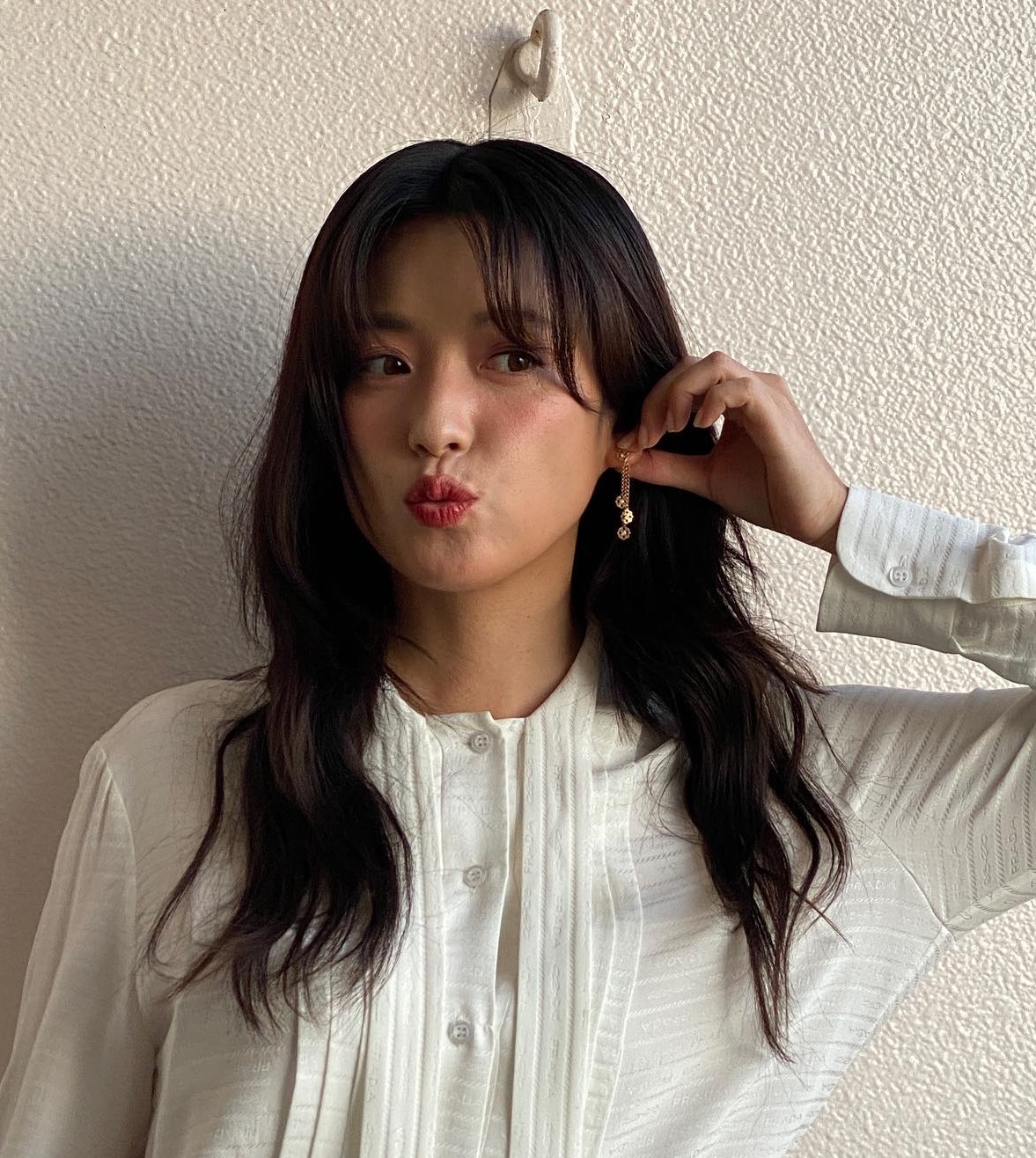 Tóc ngang vai có 5 kiểu này hợp mặt tròn, cứ chọn 1 trong 5 là đảm bảo mặt nhỏ gọn, ai nhìn cũng phải khen - 5