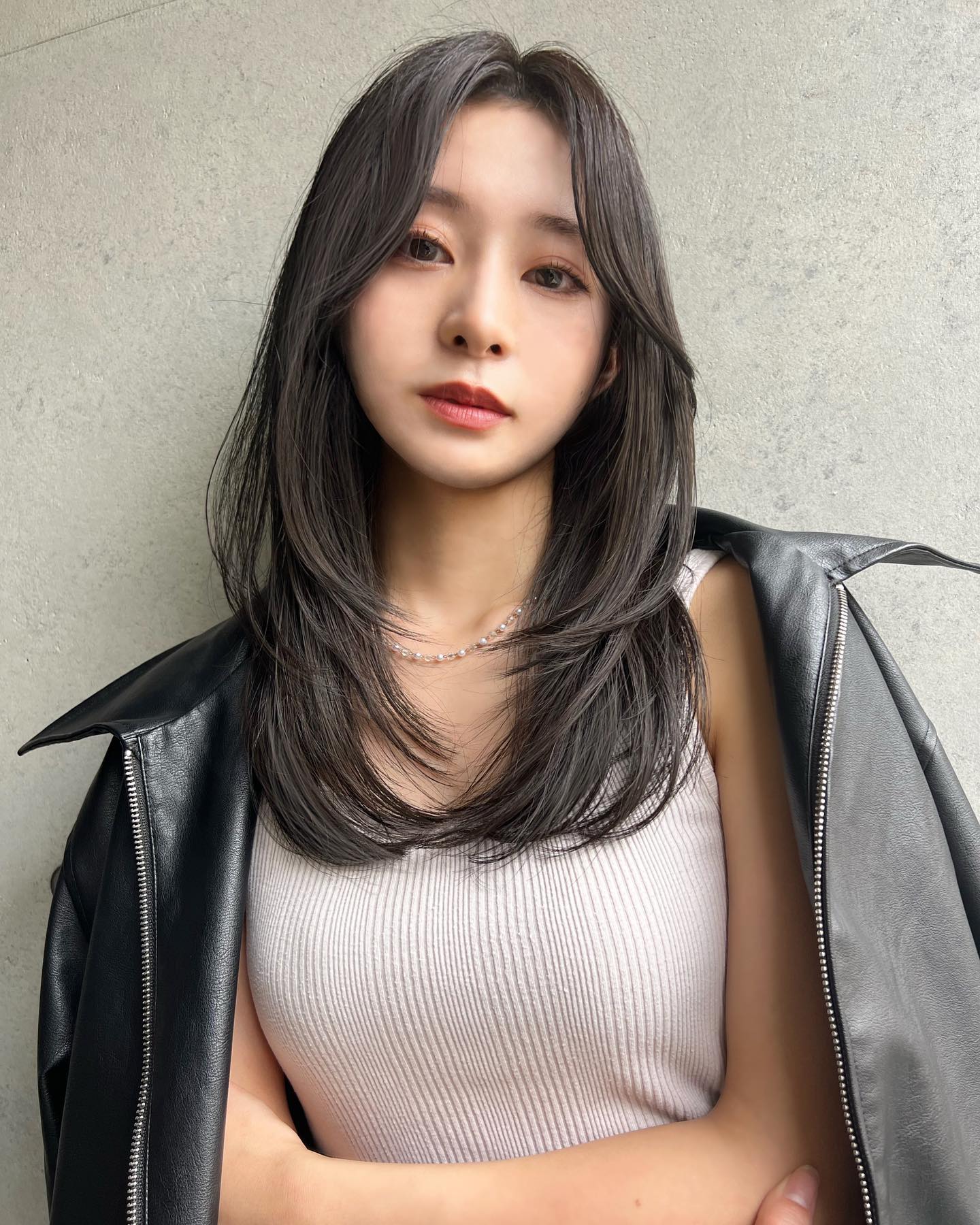 Tóc ngang vai có 5 kiểu này hợp mặt tròn, cứ chọn 1 trong 5 là đảm bảo mặt nhỏ gọn, ai nhìn cũng phải khen - 9