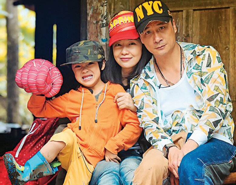 Mỹ nhân lấy chồng hơn 15 tuổi liền lui về làm nội trợ nhưng cưới 23 năm chưa từng nấu cơm, U60 vẫn trẻ đẹp - 4