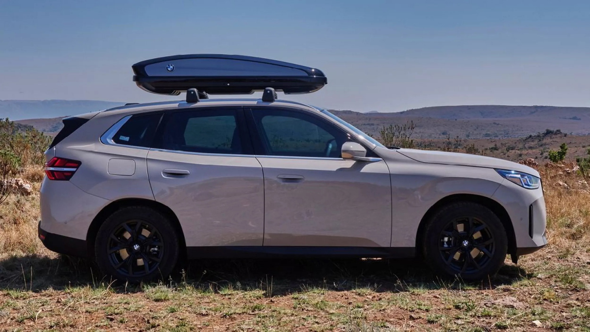 BMW X3 thêm phiên bản cho người mê địa hình: Mâm nhỏ, bánh gai to, bổ sung giá nóc, dán sẵn PPF, giá quy đổi cao hơn 158 triệu đồng- Ảnh 4. BMW X3 thêm phiên bản cho người mê địa hình: Mâm nhỏ, bánh gai to, bổ sung giá nóc, dán sẵn PPF, giá quy đổi cao hơn 158 triệu đồng- Ảnh 4.