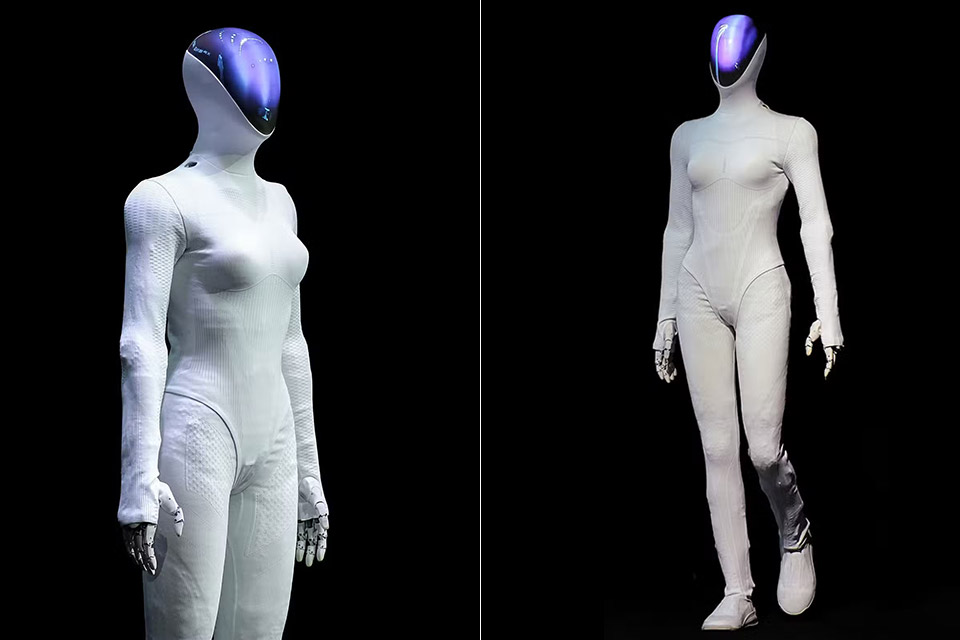 CEO hãng xe Trung Quốc ra lệnh 'cắt chân' robot ngay trên sân khấu để chứng minh không có người bên trong- Ảnh 2.