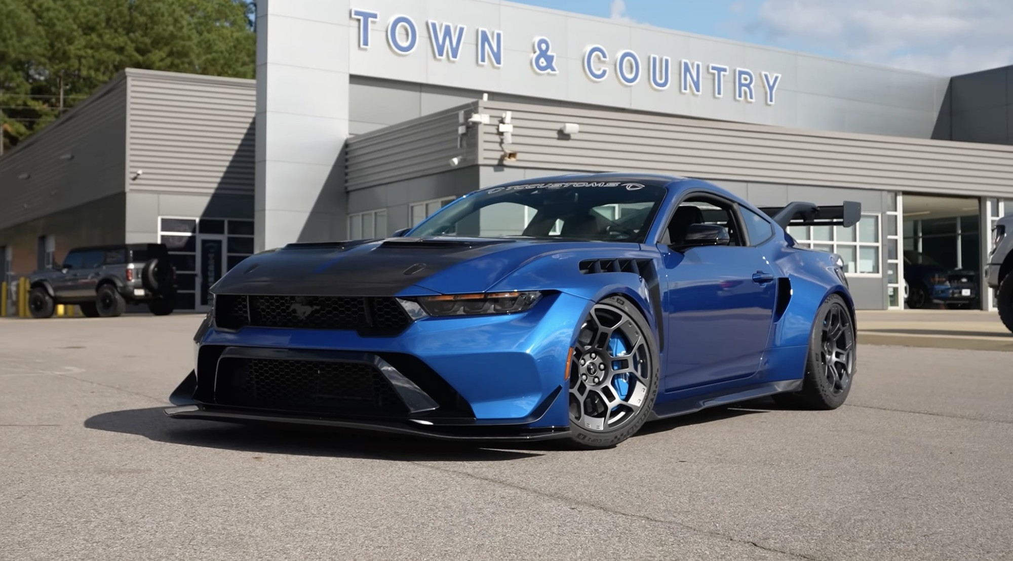 Mua xe về nhưng phải chờ 30 ngày mới nên cầm lái: Lời khuyên kỳ lạ của Ford dành cho các chủ nhân khi mua xe này- Ảnh 1.