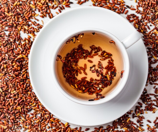 Trà gạo lứt có màu sắc đậm đà hơn so với các loại trà khác (Ảnh minh hoạ)