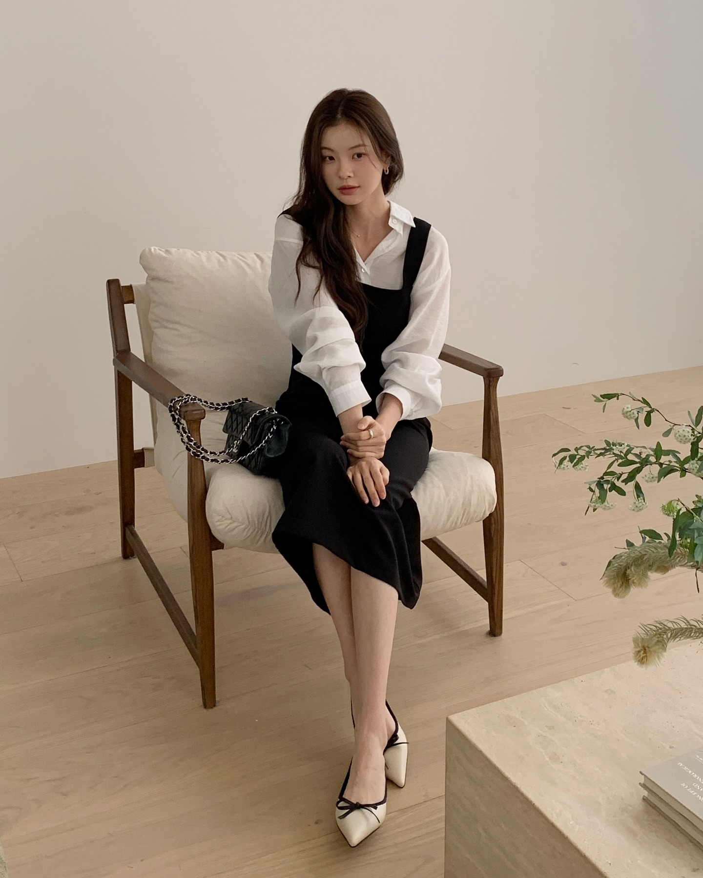 Tủ đồ ít không sao, chị em có 5 kiểu giày này là amp;#34;gánhamp;#34; mọi outfit, đi làm hay đi chơi kiểu gì cũng hợp - 1