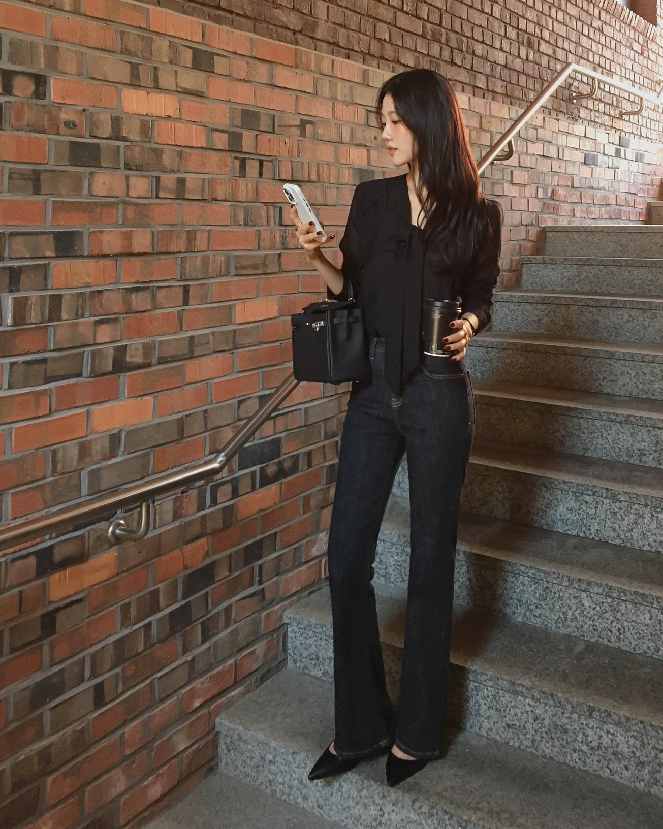 Tủ đồ ít không sao, chị em có 5 kiểu giày này là amp;#34;gánhamp;#34; mọi outfit, đi làm hay đi chơi kiểu gì cũng hợp - 5