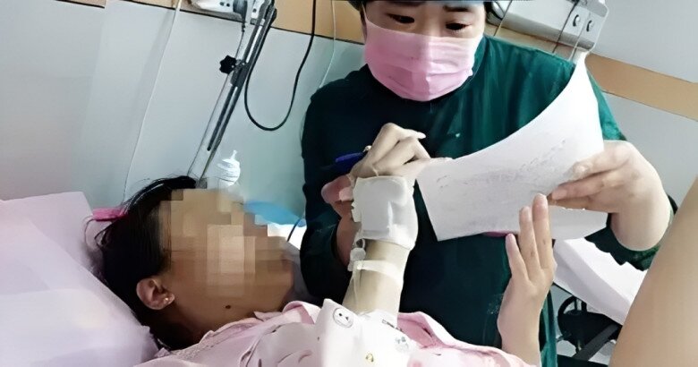 Bà bầu nén cơn đau, nhét vào tay ê-kíp mảnh giấy nhỏ, ghi vỏn vẹn 6 từ - Ảnh minh hoạ.