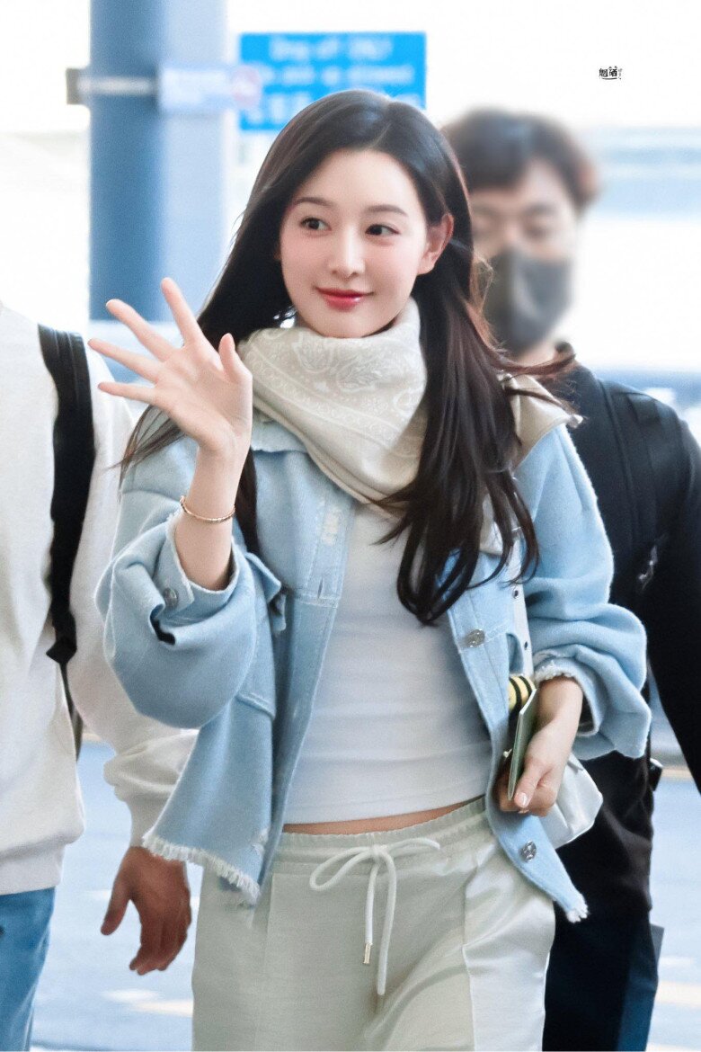 Mỹ nhân U35 mỗi lần xuất hiện là gây amp;#34;bãoamp;#34;, outfit đơn giản nhưng hội chị em amp;#34;phát cuồngamp;#34; vì quá sang - 3