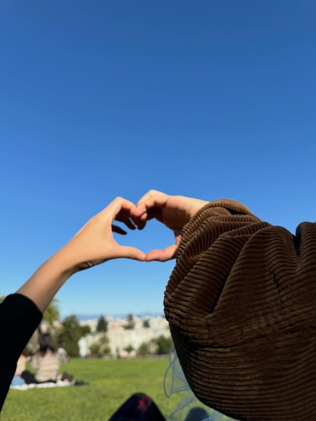 Ngọc nữ showbiz H. kết hôn bí mật và lên chức mẹ cùng lúc- Ảnh 4. Ngọc nữ showbiz H. kết hôn bí mật và lên chức mẹ cùng lúc- Ảnh 4.