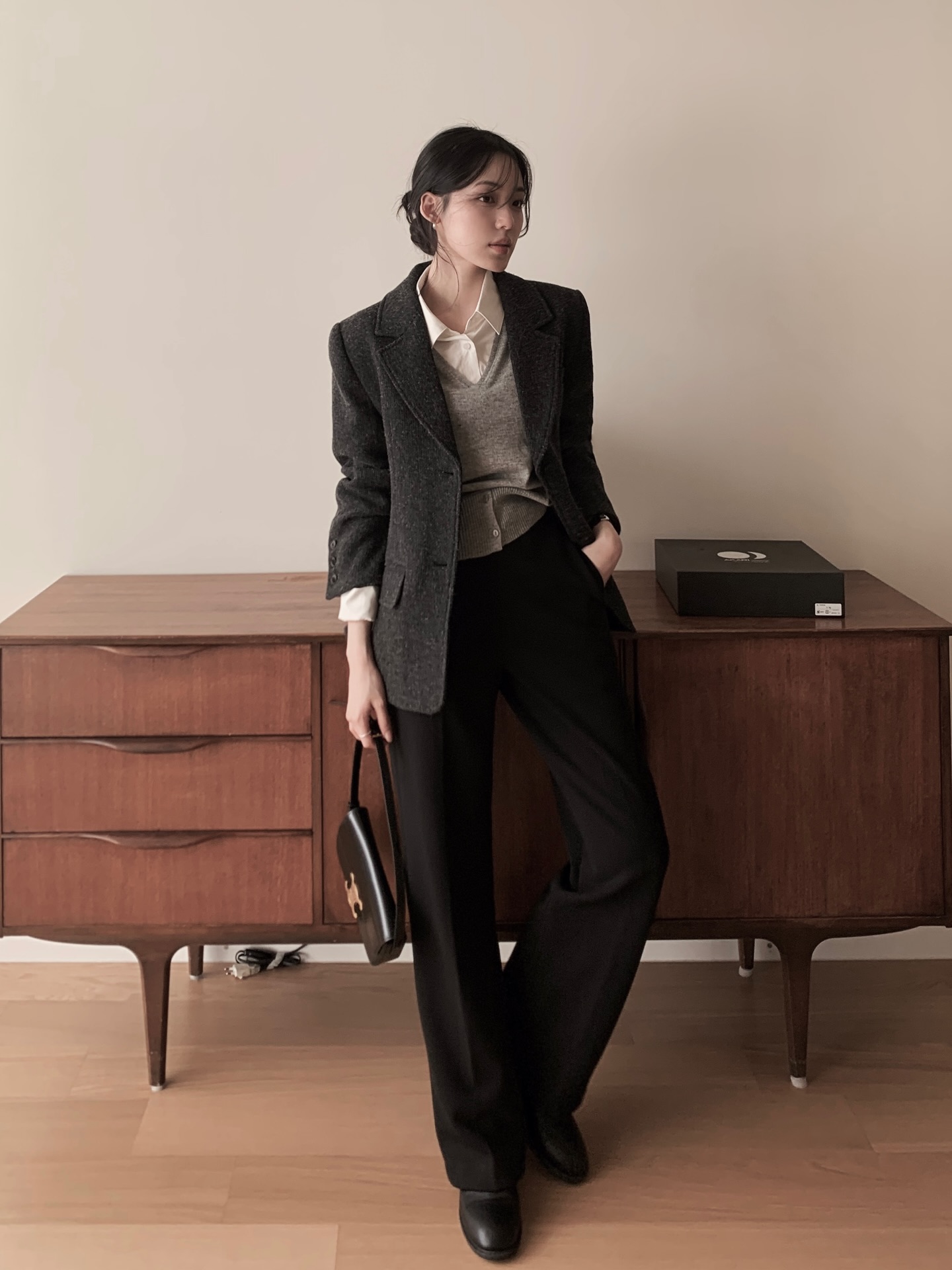 Cuối năm rét đậm, chị em công sở cứ mặc 4 combo này: Vừa giữ ấm lại sang chảnh miễn bàn - 7