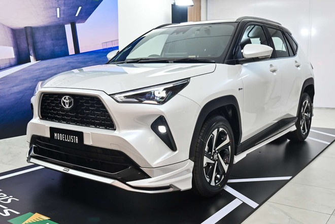 Chủ xe Toyota Yaris Cross thích độ hàng xịn thì hãng có bán bộ bodykit chính hãng: Thêm vài chi tiết là có dáng hầm hố hơn hẳn xe zin- Ảnh 6. Chủ xe Toyota Yaris Cross thích độ hàng xịn thì hãng có bán bộ bodykit chính hãng: Thêm vài chi tiết là có dáng hầm hố hơn hẳn xe zin- Ảnh 6.