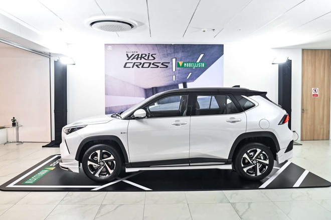 Chủ xe Toyota Yaris Cross thích độ hàng xịn thì hãng có bán bộ bodykit chính hãng: Thêm vài chi tiết là có dáng hầm hố hơn hẳn xe zin- Ảnh 8. Chủ xe Toyota Yaris Cross thích độ hàng xịn thì hãng có bán bộ bodykit chính hãng: Thêm vài chi tiết là có dáng hầm hố hơn hẳn xe zin- Ảnh 8.