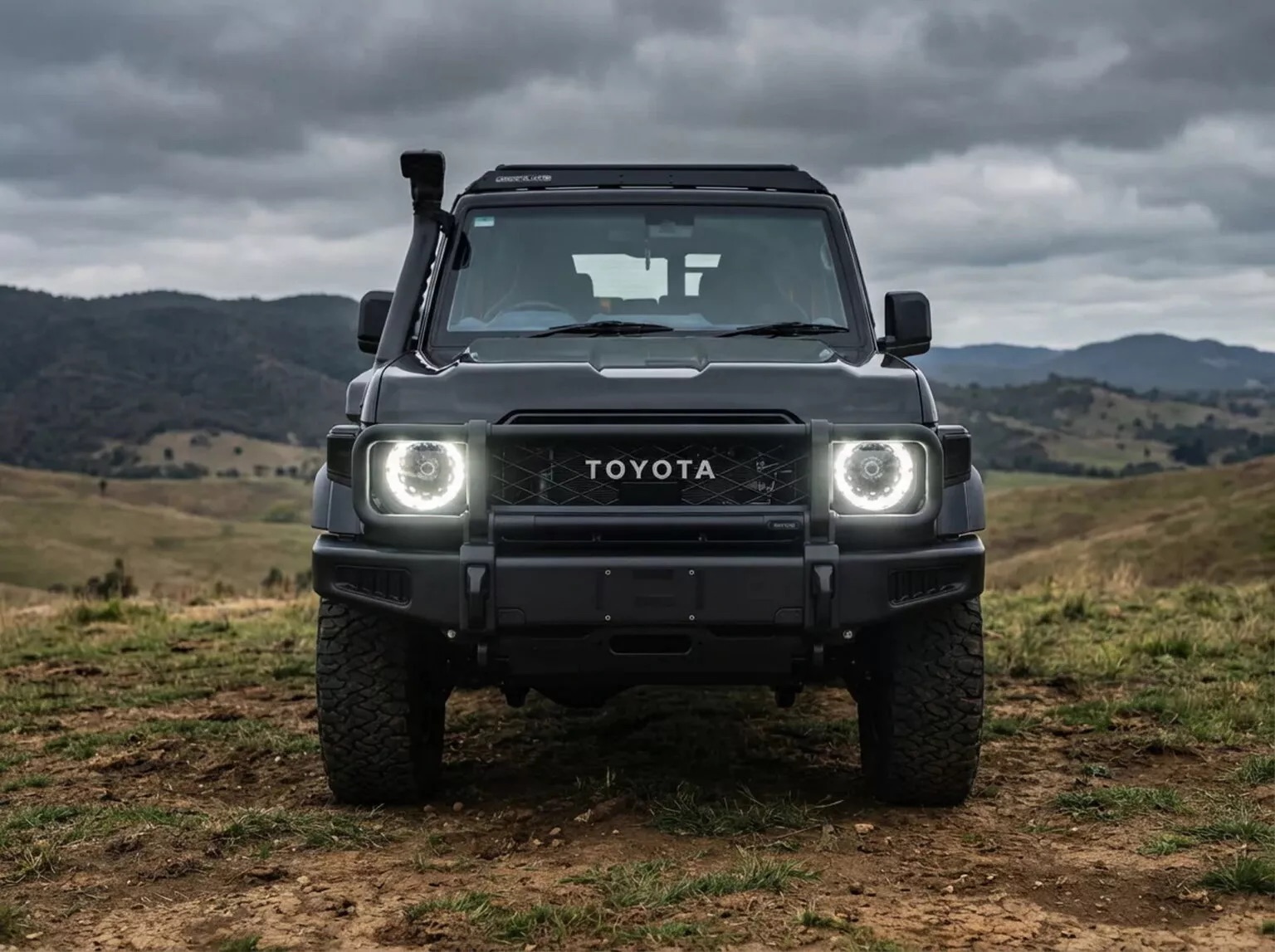 Bản Toyota Land Cruiser này dành cho ai thích dáng hoài cổ nhưng vẫn đủ công nghệ hiện đại: Giá quy đổi hơn 3,8 tỷ đồng, nhiều đồ chơi off-road- Ảnh 1.