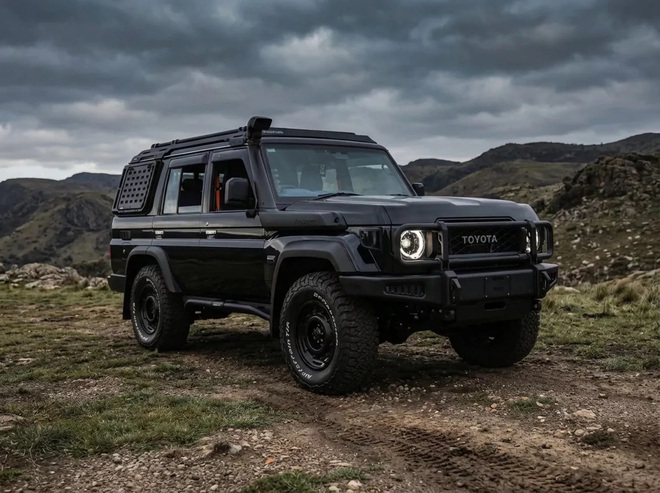 Bản Toyota Land Cruiser này dành cho ai thích dáng hoài cổ nhưng vẫn đủ công nghệ hiện đại: Giá quy đổi hơn 3,8 tỷ đồng, nhiều đồ chơi off-road- Ảnh 2.