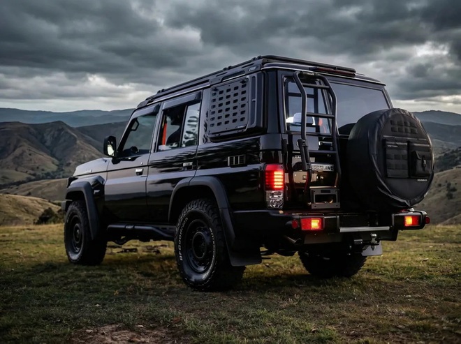 Bản Toyota Land Cruiser này dành cho ai thích dáng hoài cổ nhưng vẫn đủ công nghệ hiện đại: Giá quy đổi hơn 3,8 tỷ đồng, nhiều đồ chơi off-road- Ảnh 4.