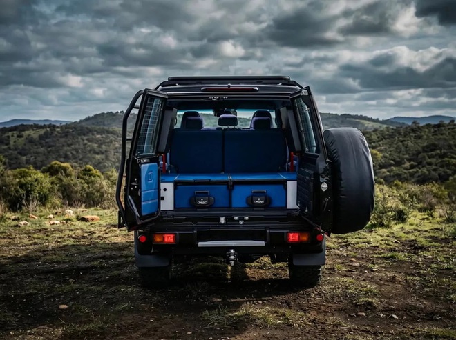 Bản Toyota Land Cruiser này dành cho ai thích dáng hoài cổ nhưng vẫn đủ công nghệ hiện đại: Giá quy đổi hơn 3,8 tỷ đồng, nhiều đồ chơi off-road- Ảnh 7.