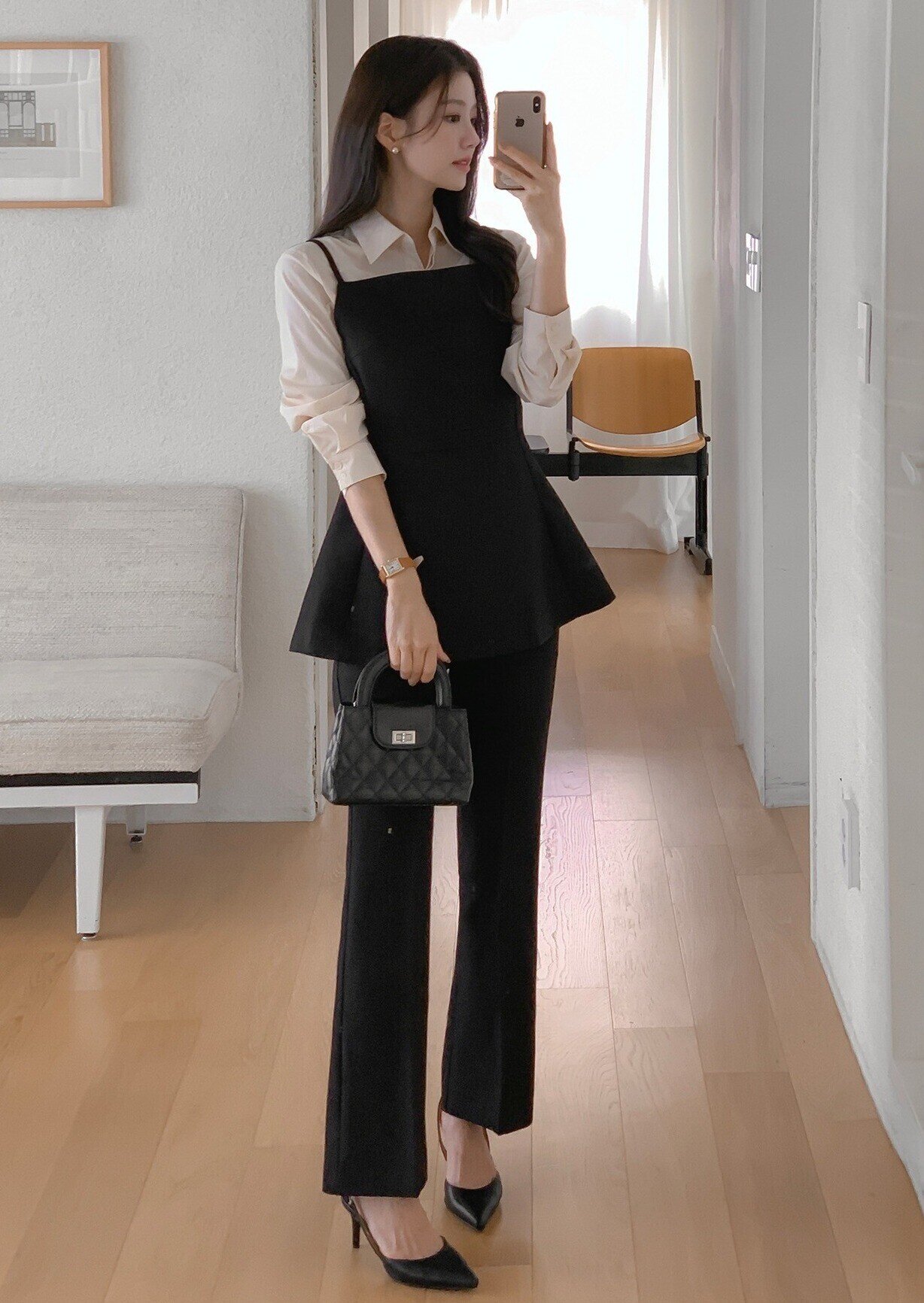 Sơ mi kết hợp 5 kiểu quần này chính là amp;#34;công thức vàngamp;#34; tôn dáng đỉnh chóp, mặc đi làm hay đi chơi đều đẹp - 1