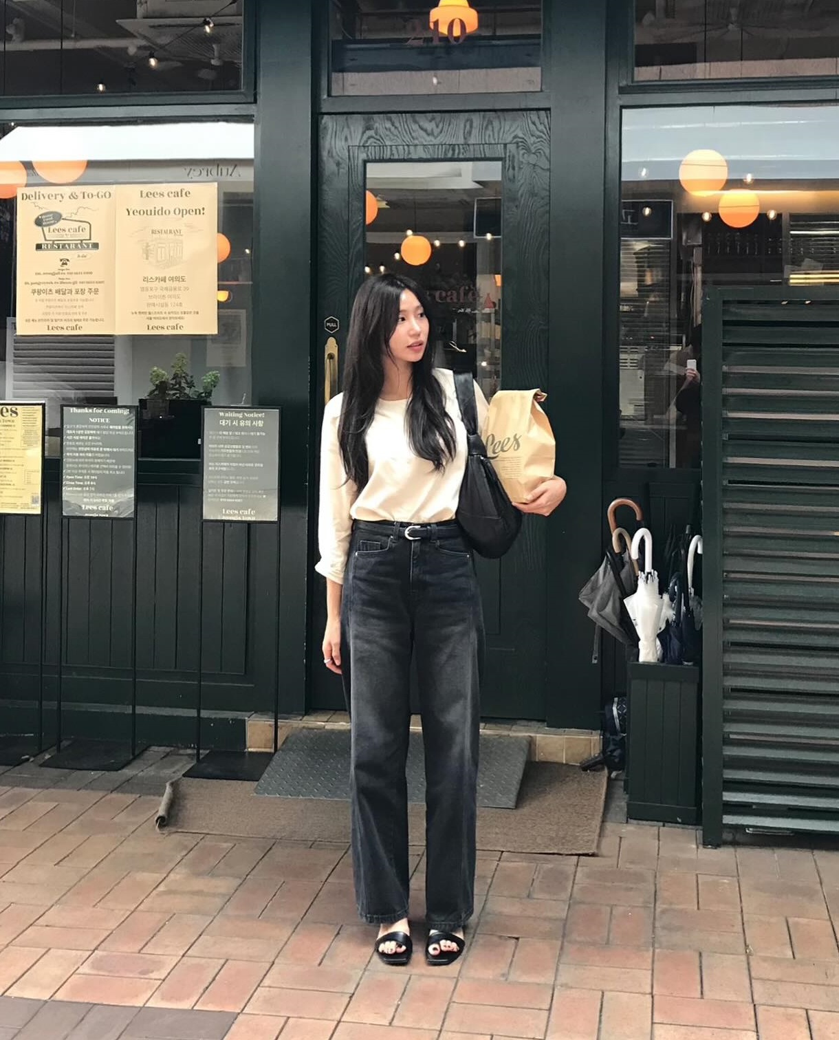 Phụ nữ U40 mặc quần dễ lộ khuyết điểm, đây là 4 kiểu amp;#34;tinh hoa hội tụamp;#34; tôn dáng chuẩn, mặc vào trẻ xinh hẳn - 7