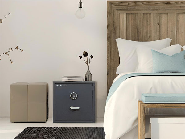 Theo phong thủy, nếu không đặt đúng cách, két sắt có thể vô tình trở thành nguồn năng lượng tiêu cực, gây ảnh hưởng xấu đến vận khí và sức khỏe của gia đình.