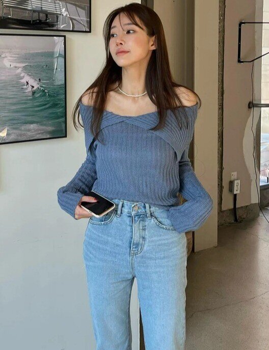 Áo thun trắng sắp bị amp;#34;soán ngôiamp;#34;, kiểu áo này mới là amp;#34;chân áiamp;#34; quanh năm của chị em, càng diện càng trẻ sang - 3