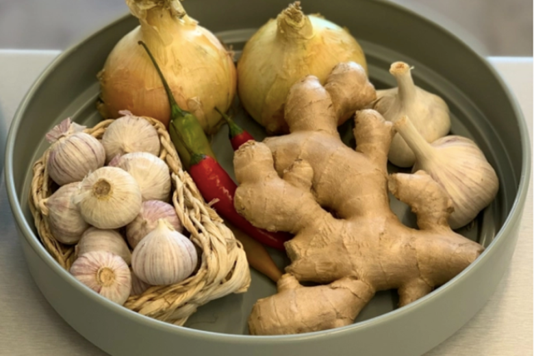 Các loại gia vị có sẵn trong gian bếp, nếu kết hợp sử dụng đúng cách cũng sẽ bảo vệ được hệ hô hấp. Ảnh minh họa. 