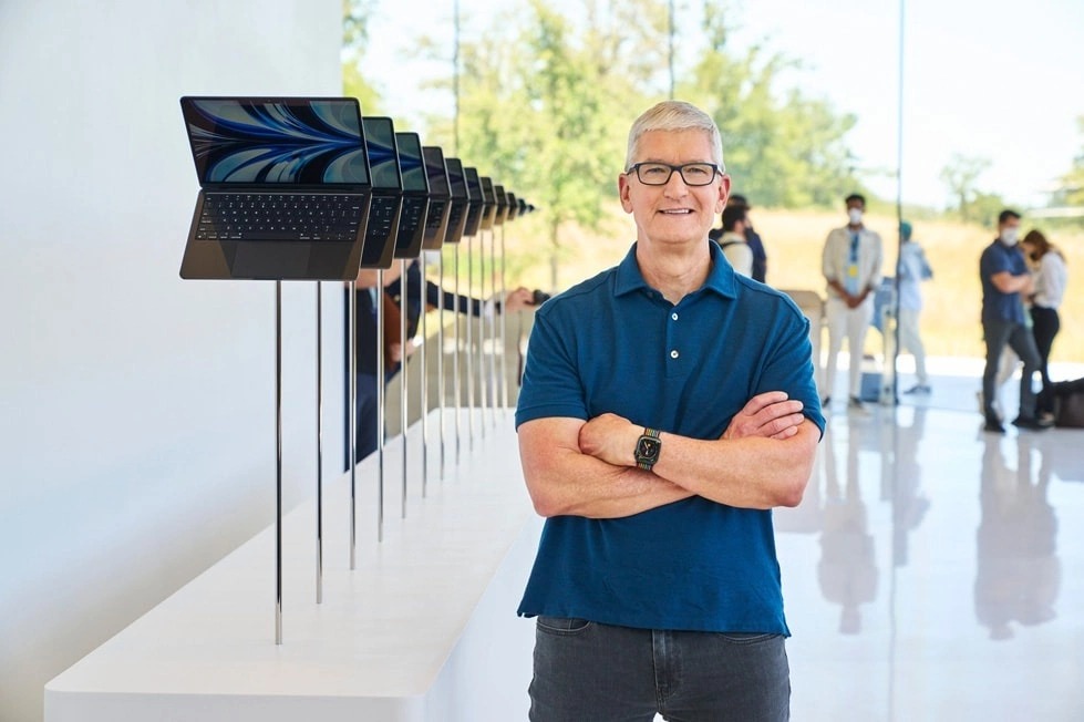 Thu nhập của CEO Apple Tim Cook đi ngược với tình hình tài chính hiện tại của người Mỹ. Ảnh: Reuters