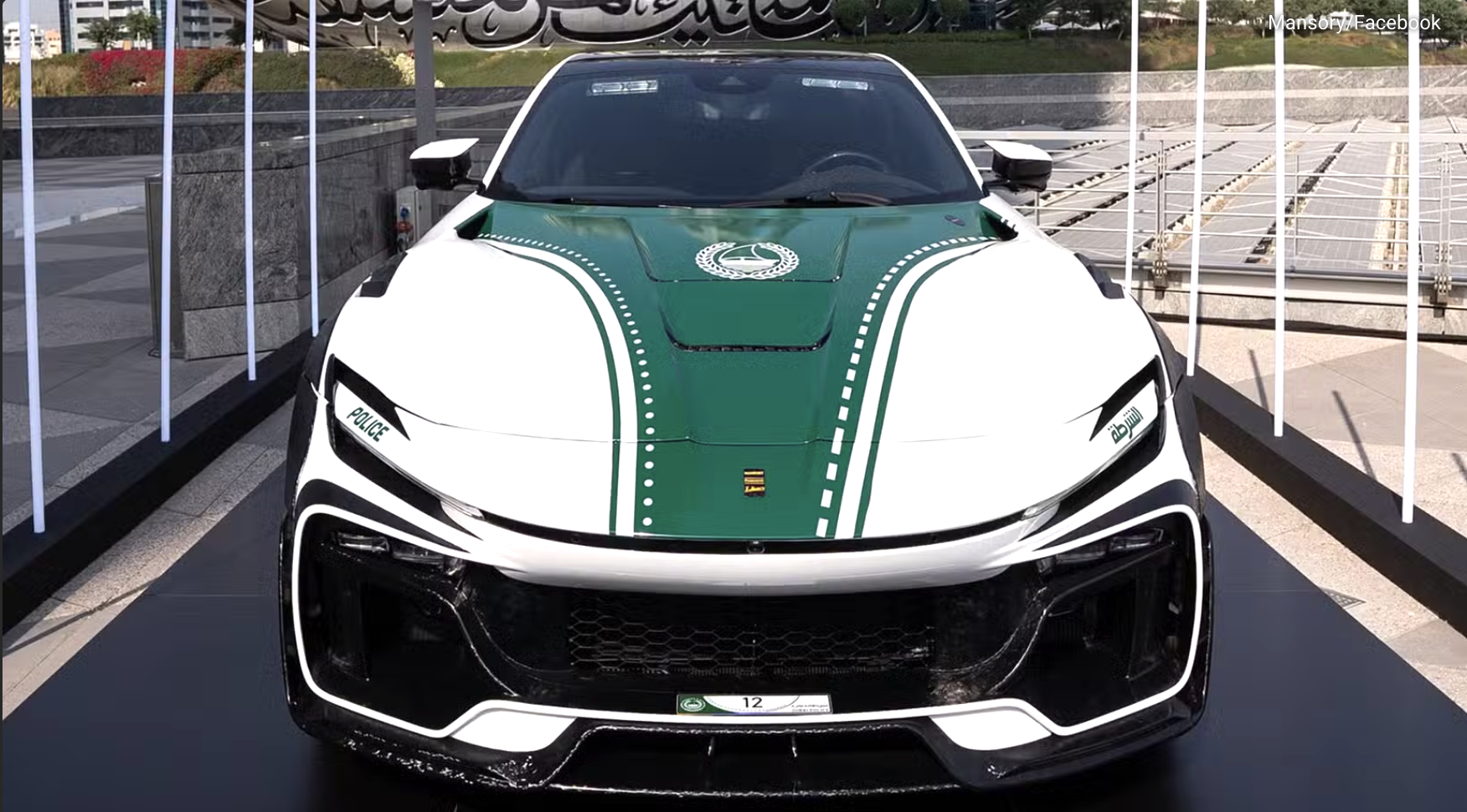 Siêu SUV Ferrari Purosangue độ Mansory 'về đội' cảnh sát Dubai: Ngoại hình hầm hố, tội phạm phải rén vì thông số khủng- Ảnh 2.