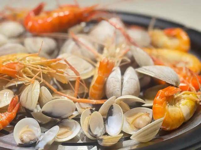 Ngày càng nhiều người bị nhồi máu não, bác sĩ nghẹ ngào: Ăn ít 4 món ngon 