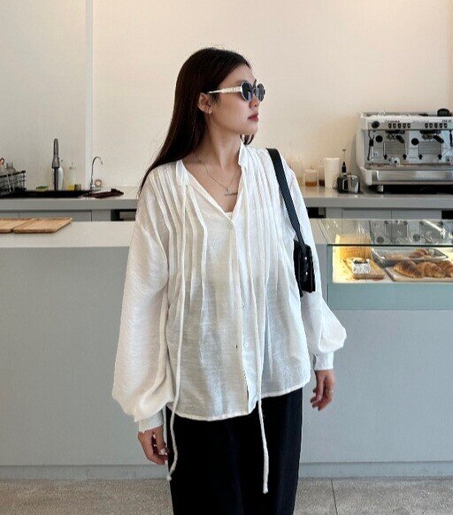 Đi làm mùa đông mà thiếu 4 kiểu áo này thì outfit của chị em dễ bị chê đơn điệu, kém phần cuốn hút - 11