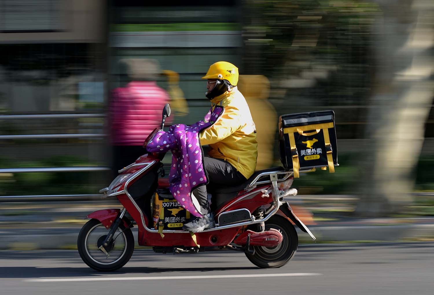 Shipper tông hỏng xe Porsche, bật khóc giữa đường nhưng chủ xe không bắt đền, còn đòi chi trả viện phí: Nhờ 1 câu nói!- Ảnh 3.