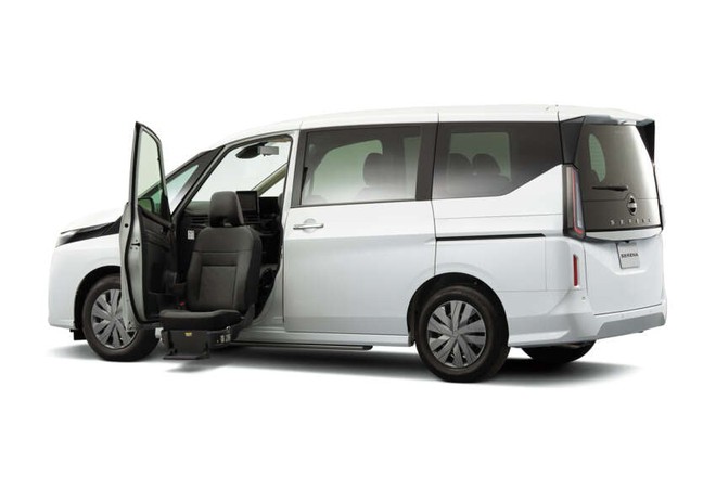 Nissan Serena - MPV to gần bằng Alphard có bản nâng cấp mới với thiết kế trau chuốt hơn, giá quy đổi từ 470 triệu đồng- Ảnh 4.