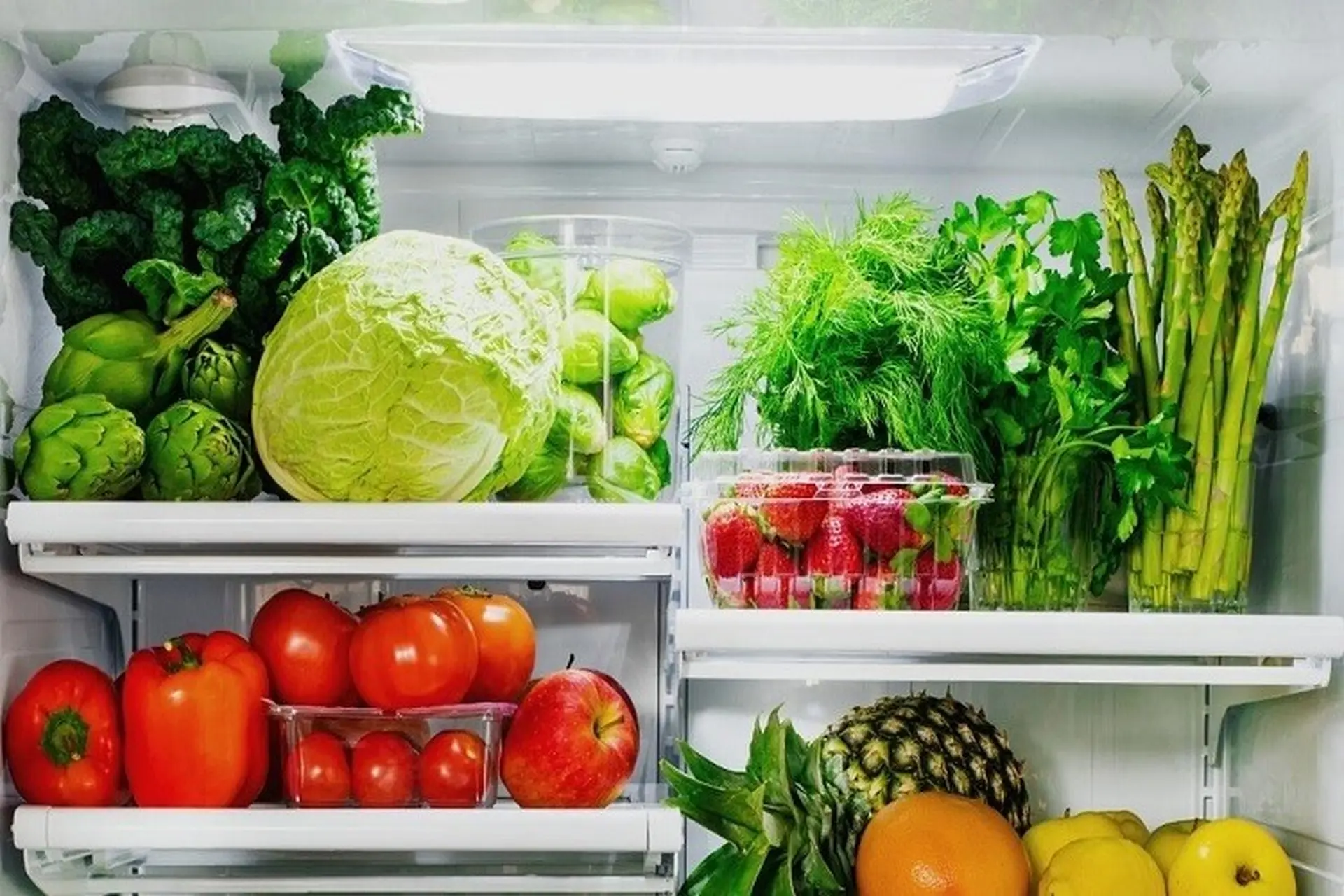 Khi có nhiều rau, củ trong tủ lạnh, các bà nội trợ có thể chủ động chế biến nhiều món ngon dinh dưỡng, bổ sung vitamin cho cả gia đình.