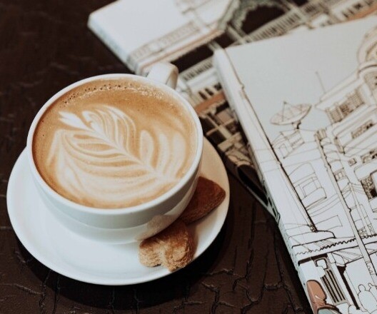 Chỉ uống cà phê khi bụng đói gây áp lực cho hệ thần kinh và dạ dày của bạn (Ảnh minh hoạ)