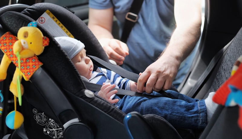 Các hướng lắp ghế ô tô trẻ em theo độ tuổi đạt chuẩn
