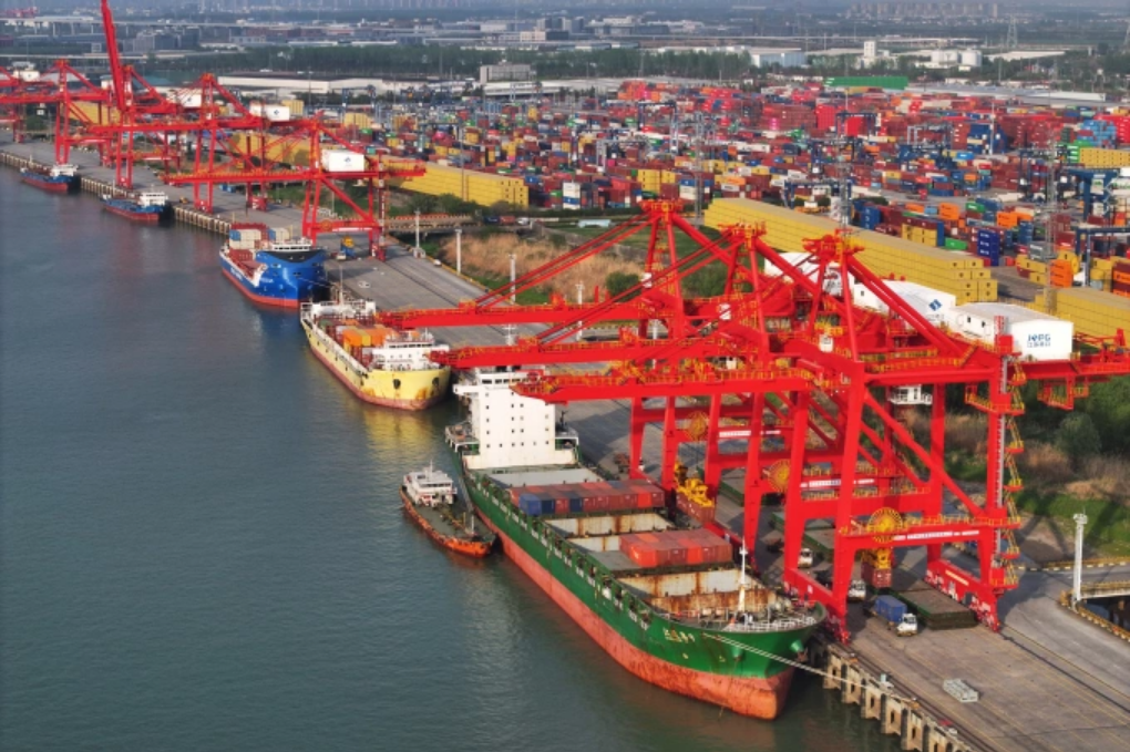 Cảng container tại Nam Kinh (Giang Tô, Trung Quốc) tháng 4/2025. Ảnh: Reuters