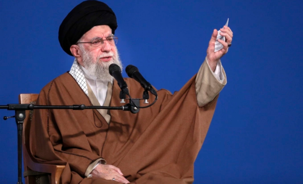 Lãnh tụ tối cao Iran Ali Khamenei tại Tehran ngày 21/3. Ảnh: AP
